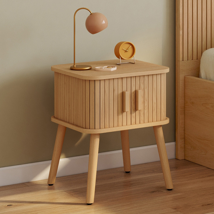 Comodini in legno color rovere con ante scorrevoli e doghe - ROMIE | ID Market