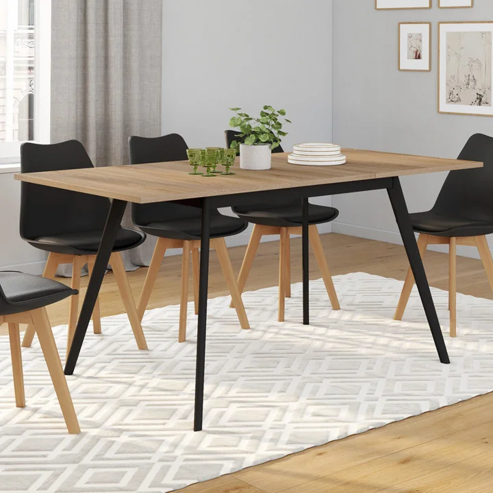 Tavolo scandinavo allungabile con piano in legno e gambe nere economiche - INGA | ID Market