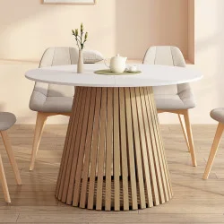 Tavolo da pranzo rotondo per 6 persone con gambe a doghe in legno e piano in legno bianco 110 cm - CARMEN | IdMarket