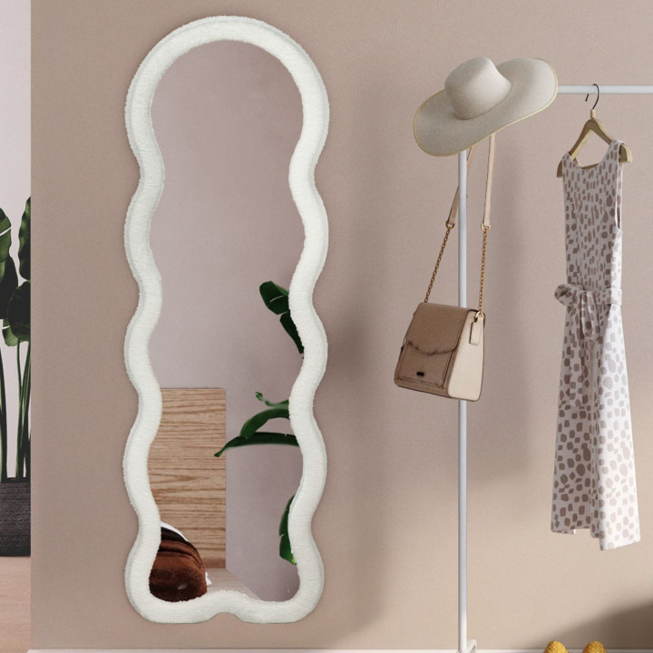 Specchio Wave in tessuto bouclette crema 150 x 50 cm | IdMarket