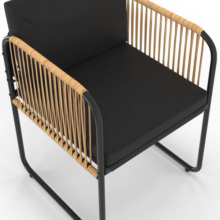 Set di 4 sedie da giardino con struttura in metallo nero, cordoncino effetto rattan chiaro e cuscini neri - RIO | IdMarket