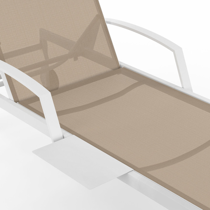 Set di 2 lettini da giardino reclinabili con ripiani in acciaio bianco e tessuto beige - JAVA | IdMarket