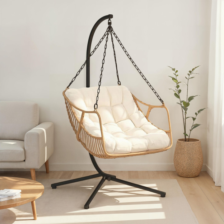 Poltrona traforata in rattan con cuscino ecru - LOA | IdMarket