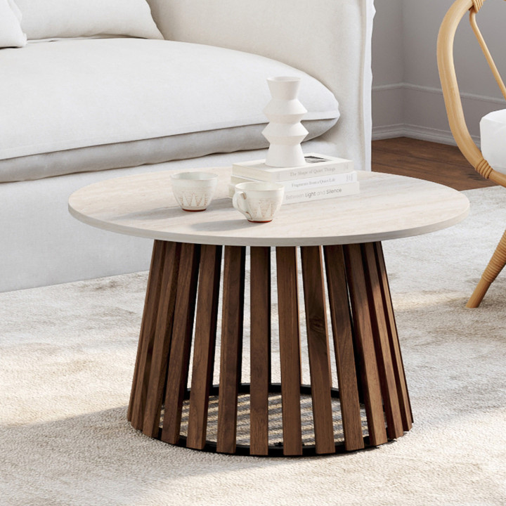 Tavolino rotondo CARMEN 70 cm con gambe in legno effetto noce e piano in travertino
