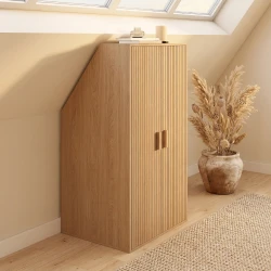 JULIETTE Armadio a 2 ante inclinate 60 x 50 x 70/110 cm con doghe in legno color rovere