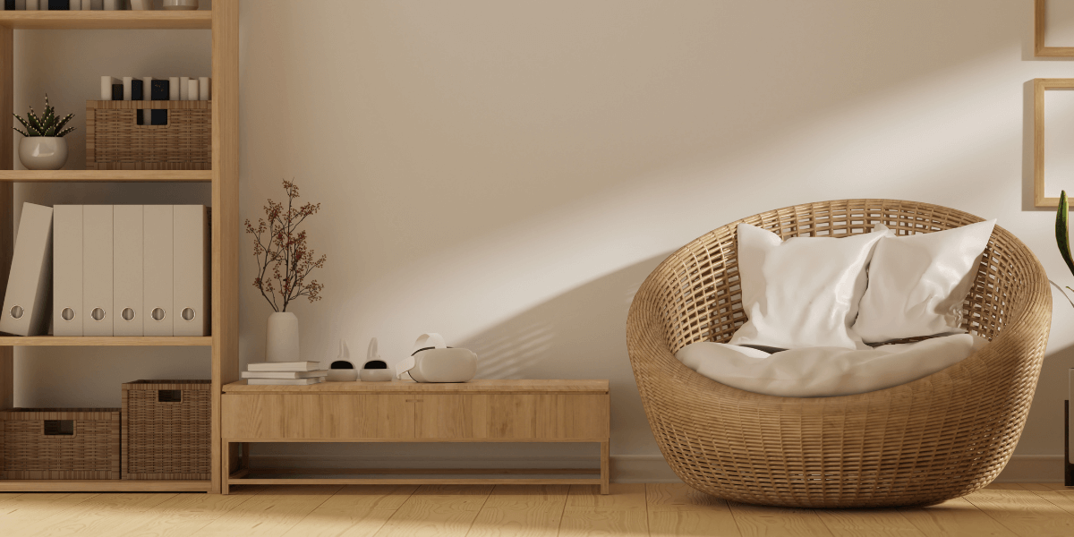 Come devono essere disposte le sedie intorno a un tavolo?