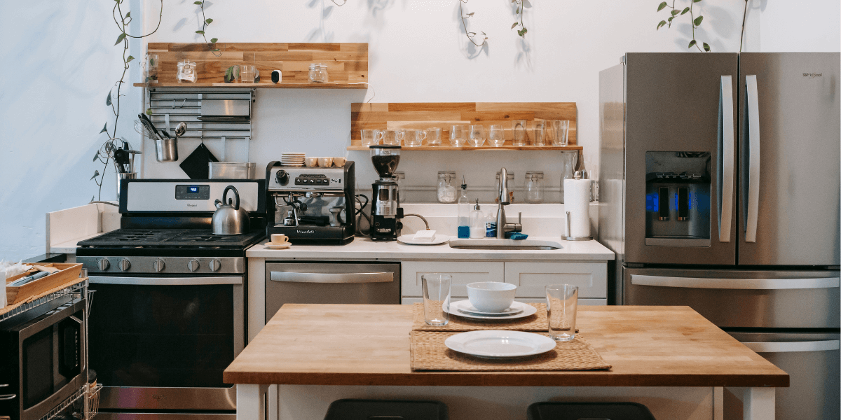 Quali dimensioni scegliere per un tavolo con piedistallo?