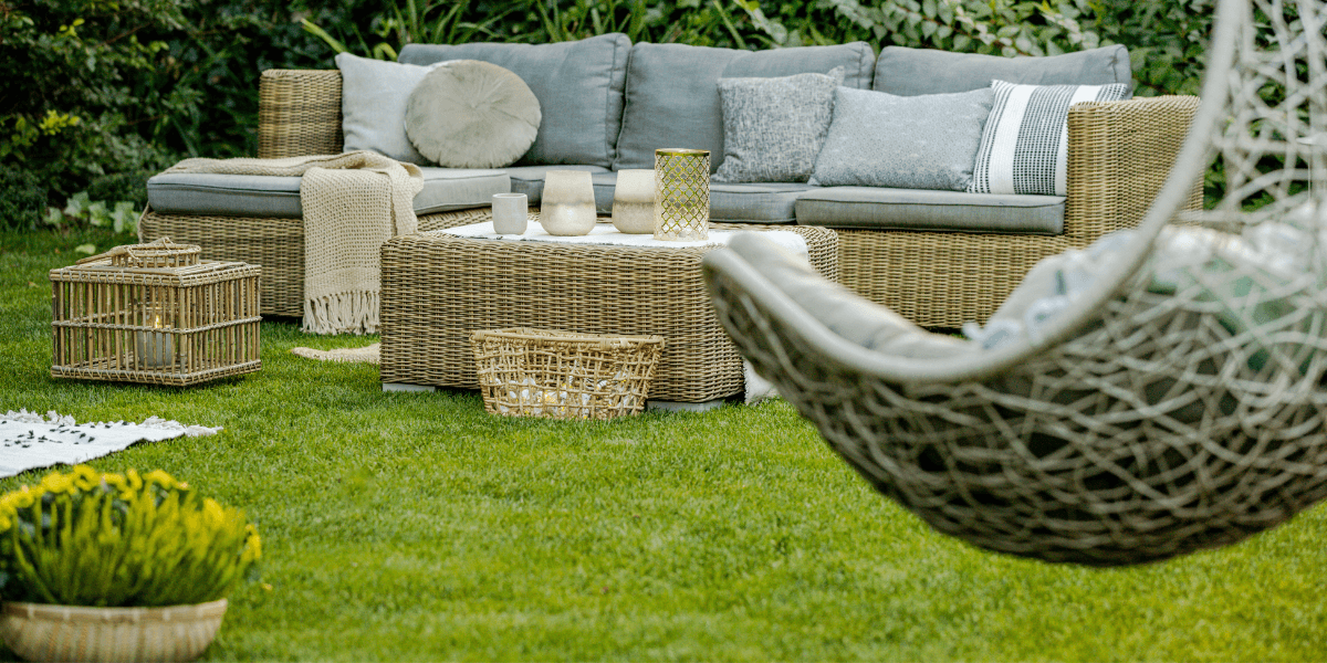 Scegliere i giusti mobili da giardino in legno