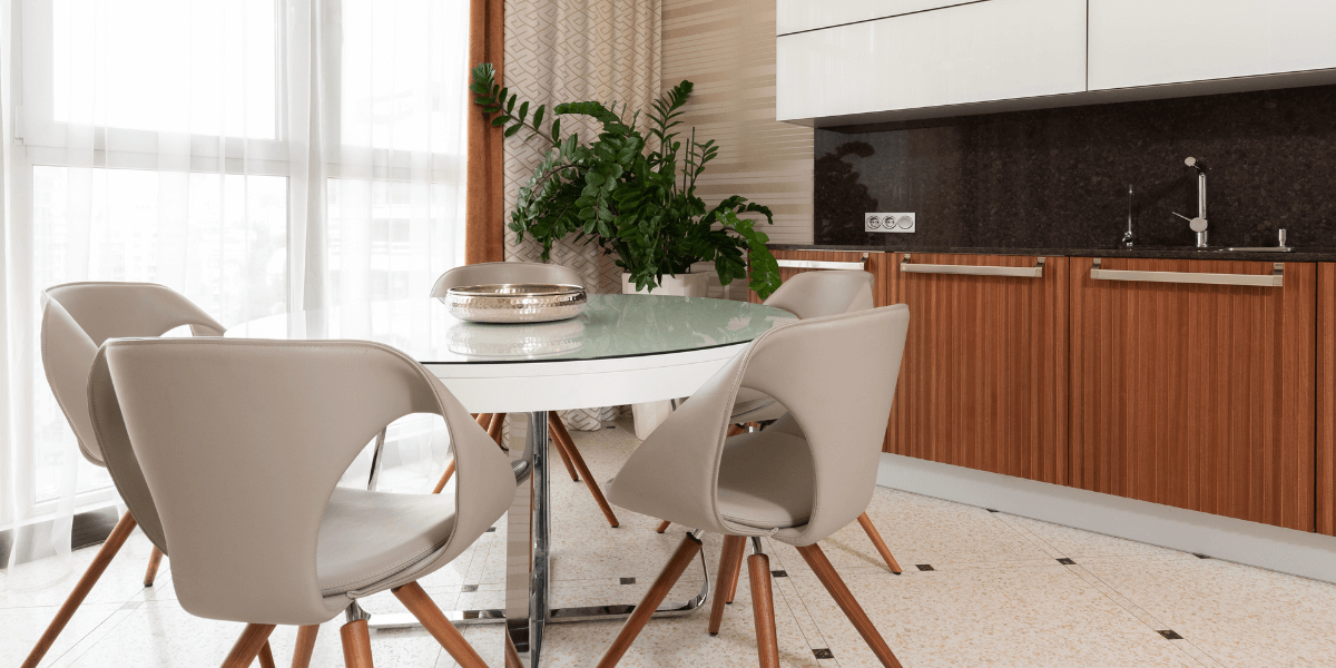 Quale altezza devo scegliere per il mio tavolo da pranzo?