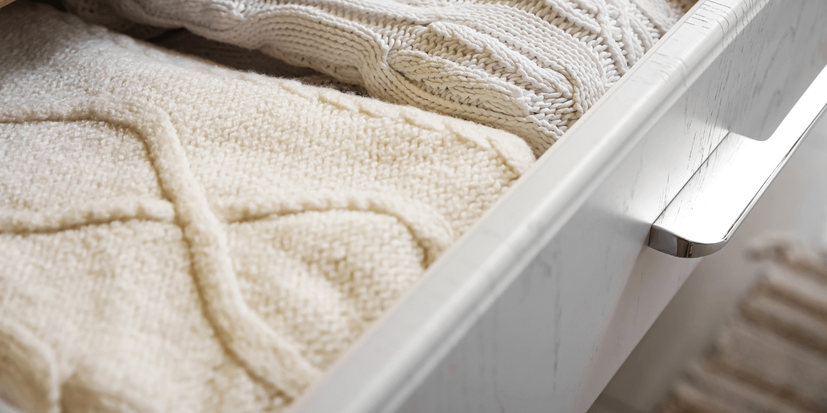 Disposizione degli spogliatoi a L